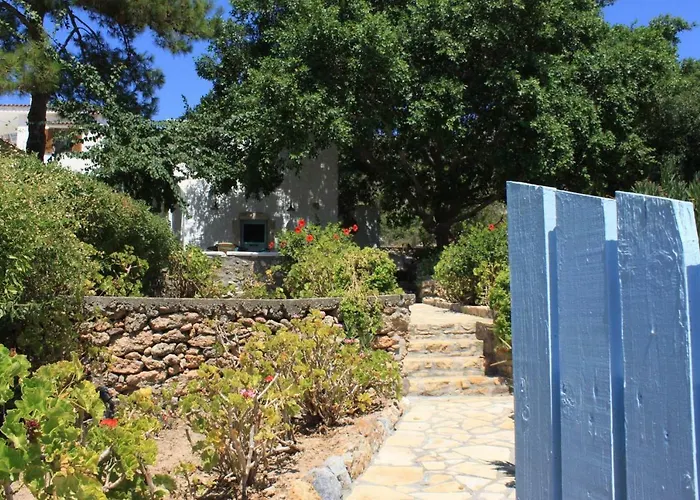 بيت للعطل Charming Leros Hideaway | Serenity & Privacy أليندا